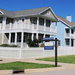 Plastový PVC vinylový stĺpik na realitné tabule – ČIERNY