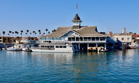 Vodovzdorné a odolné PVC panely – plastové obklady pre prístavy a prístavné objekty
