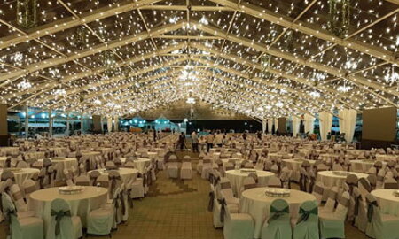 Svadobný stan s hliníkovou konštrukciou a transparentnou PVC strechou pre svadby a oslavy pod holým 